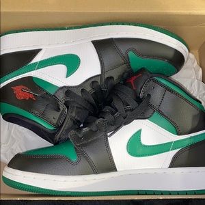 Boys air Jordan 1s MD